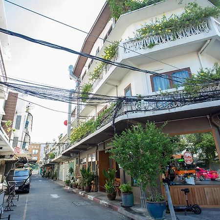 Ghee Gelato House Bed & Breakfast Bangkok Exterior photo